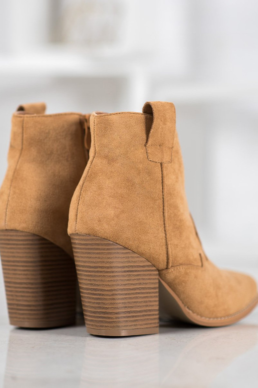 Stivaletti in pelle scamosciata in... Stivaletti in pelle scamosciata in...