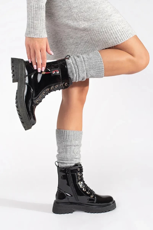 Scarpe lucide con lacci nere