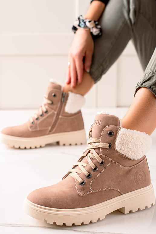 Stivaletti in ecopelle dal design...