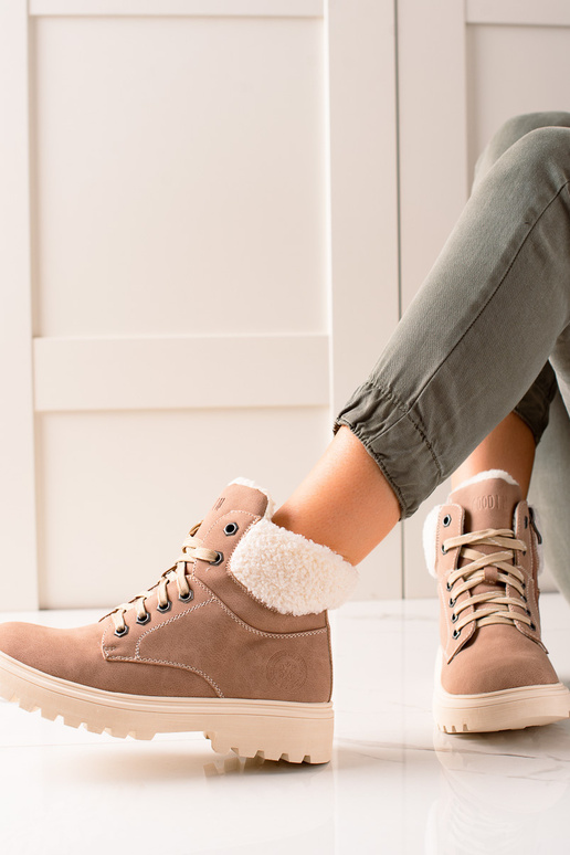 Stivaletti in ecopelle dal design...