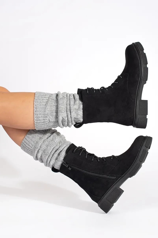 Scarpe da donna in camoscio con lacci