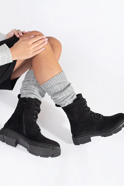 Scarpe da donna in camoscio con lacci