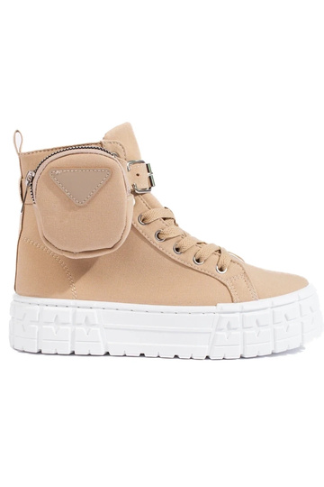 scarpe casual con una...