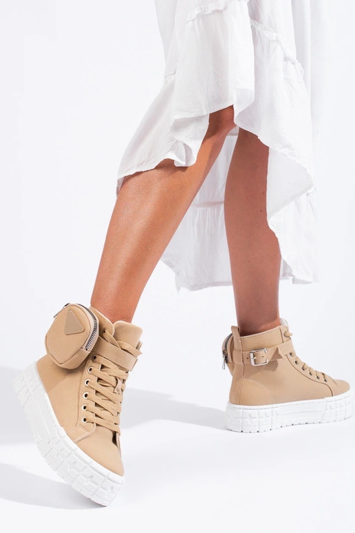 scarpe casual con una piattaforma con...