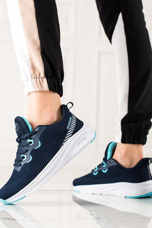 Scarpe da donna dallo stile sportivo...