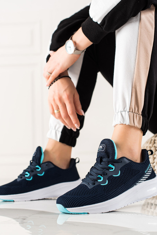 Scarpe da donna dallo stile sportivo...