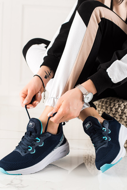 Scarpe da donna dallo stile sportivo...