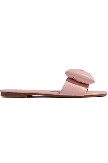 Pantofole rosa con un...