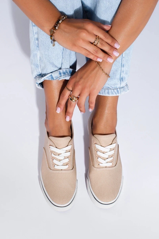 Scarpe comode modello sportivo