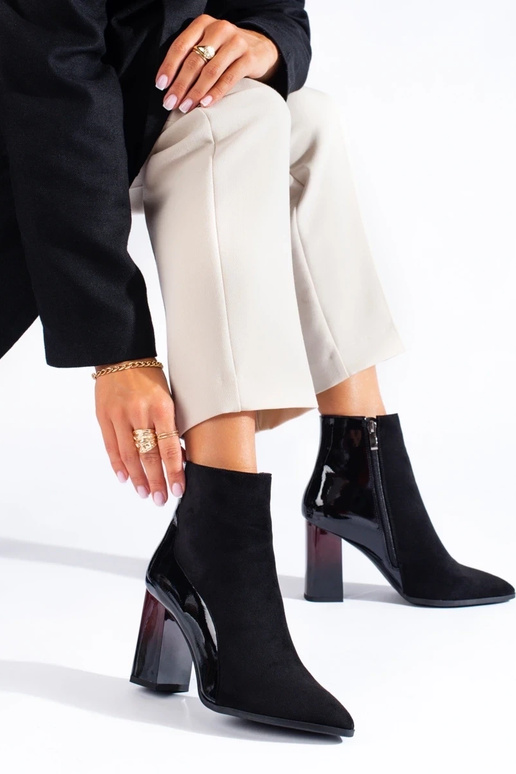 Stivaletti in camoscio con tacco neri