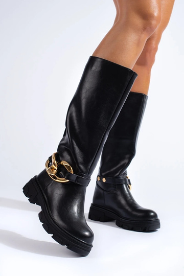 scarpe nere con tacco e... 2