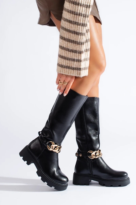 Scarpe lunghe con catena in ecopelle