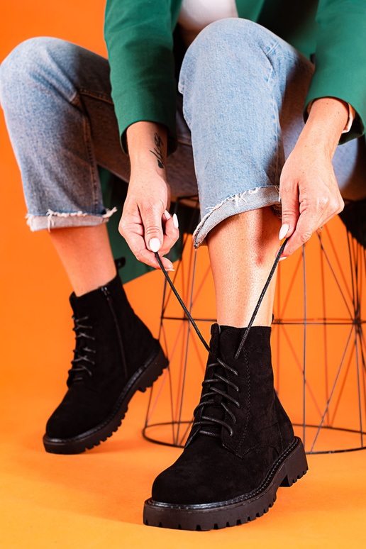 Scarpe da donna in camoscio nere