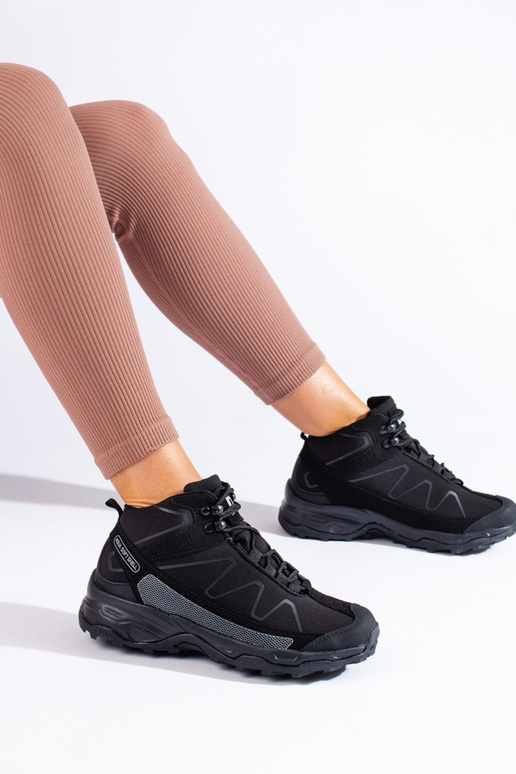 Scarponi da trekking dallo stile... Scarponi da trekking dallo stile...