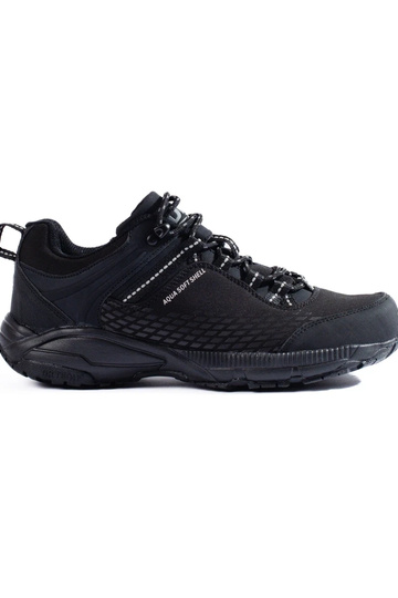 Scarpe da trekking su suola...