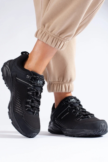 Scarpe da trekking su suola... 2