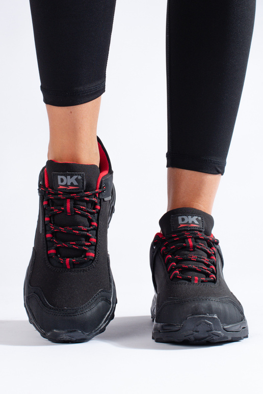 Scarponi da trekking neri... Scarponi da trekking neri...