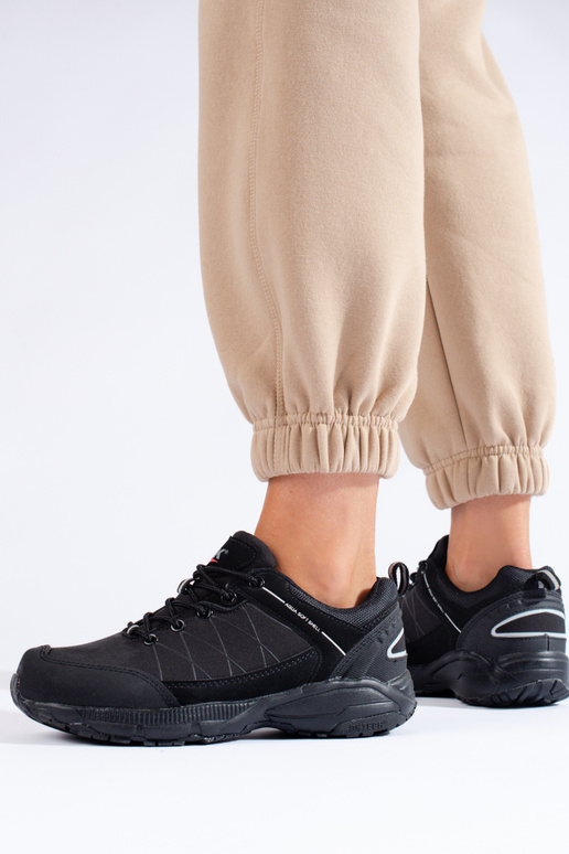 Scarponi da trekking neri... Scarponi da trekking neri...