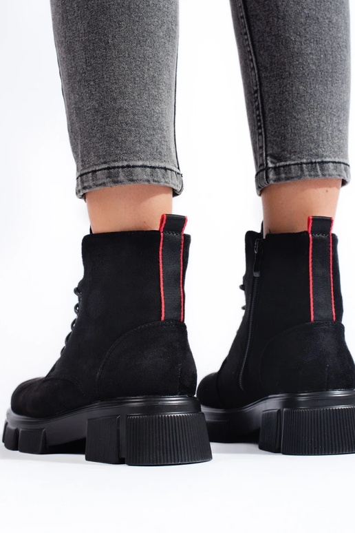 Stivaletti da donna stringati in... Stivaletti da donna stringati in...