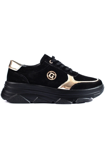 Scarpe modello sneakers...