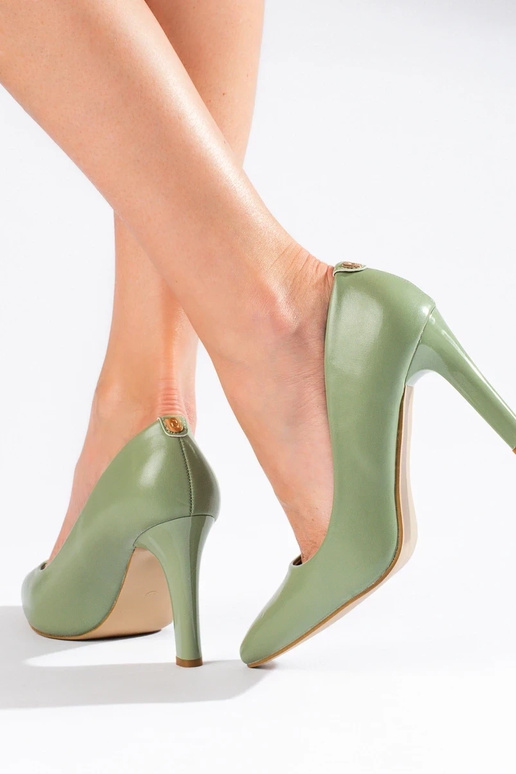 Scarpe col tacco alto in colore verde...