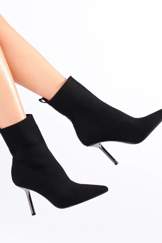 Scarpe da donna aderenti con tacco alto