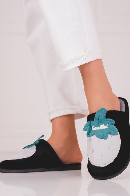 Calde pantofole da casa Shelovet...