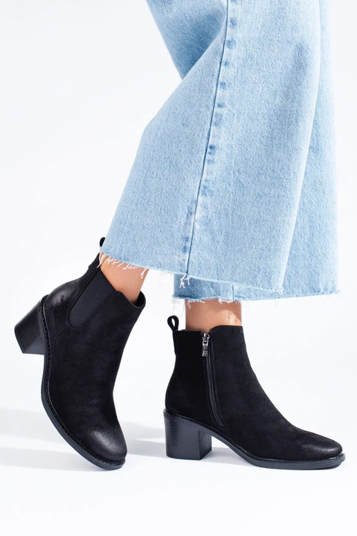 scarpe da donna nere sul tacco