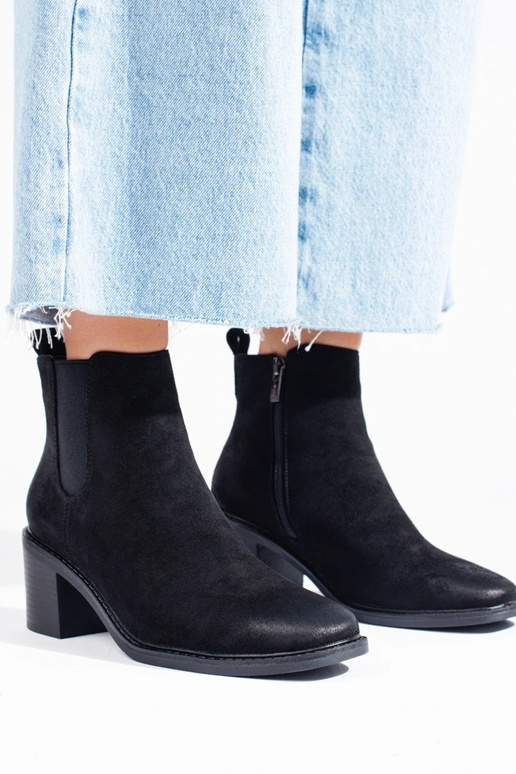 scarpe da donna nere sul tacco