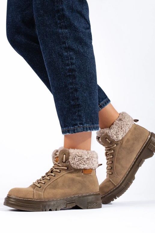 stivali marroni con pelle di pecora