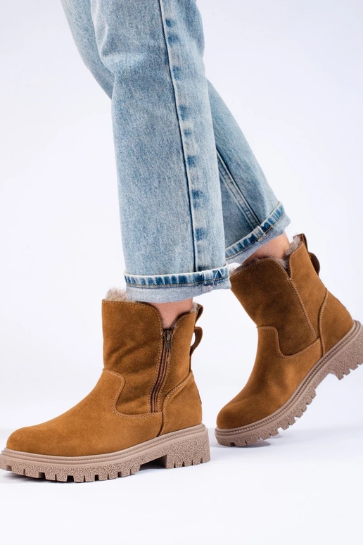 Stivali da donna in pelle scamosciata...