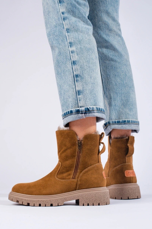 Stivali da donna in pelle scamosciata...