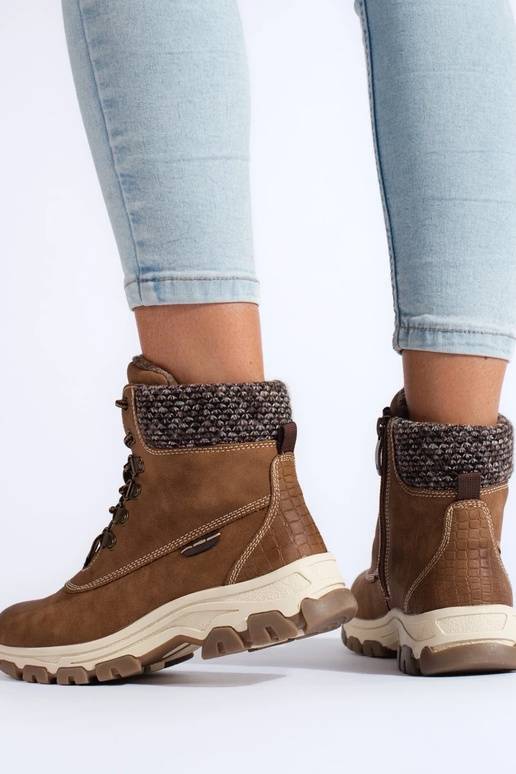 stivali marroni con plateau