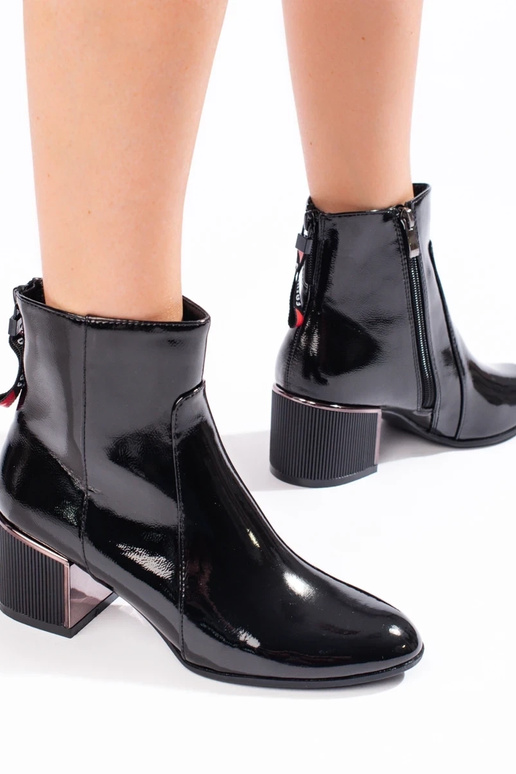 scarpe da donna nere con effetto lacca