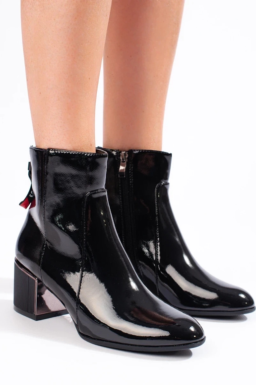 scarpe da donna nere con effetto lacca