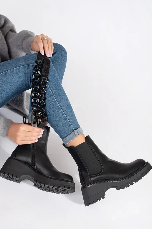 Scarpe da donna con catena in nero