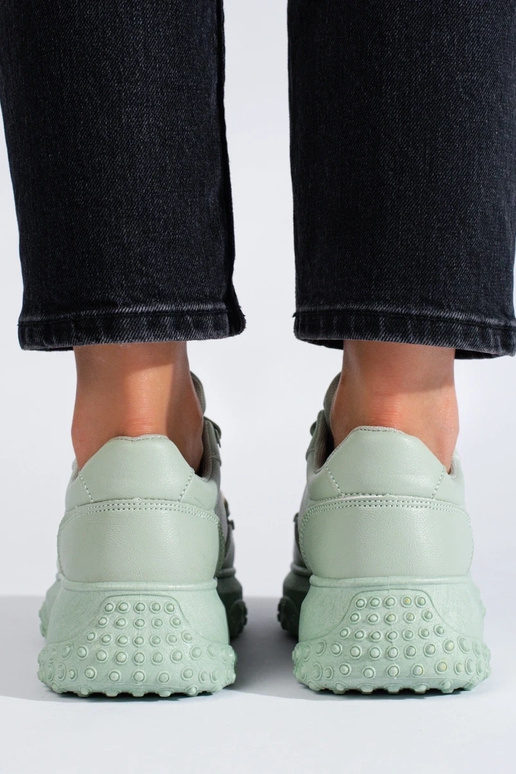 Scarpe modello Sneakers verde chiaro...
