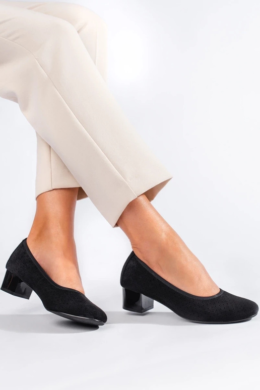 con elementi traforati tacchi alti in... con elementi traforati tacchi alti in...