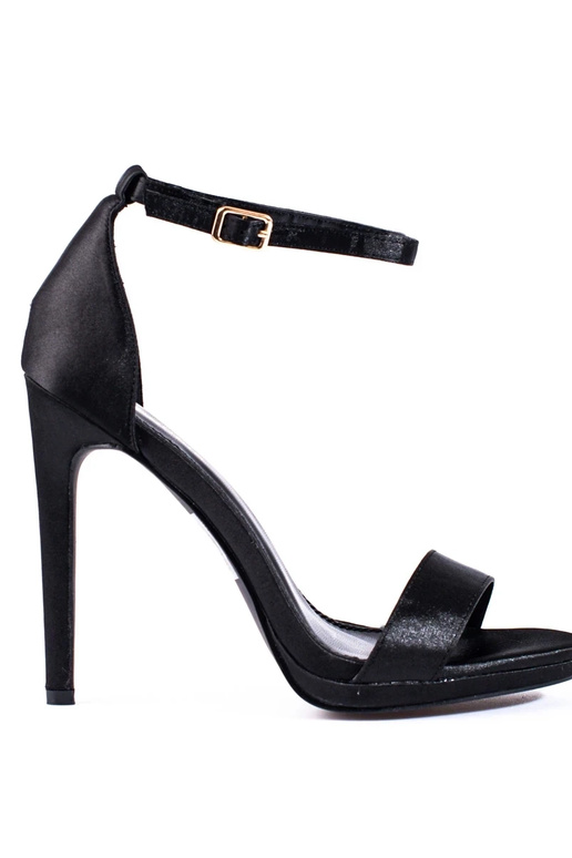 sandali neri con tacco classico per... sandali neri con tacco classico per...