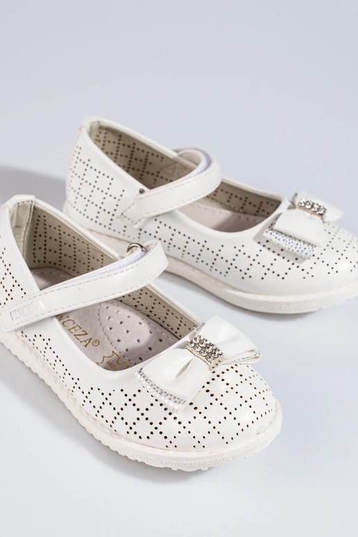 con elementi traforati ballerina... con elementi traforati ballerina...