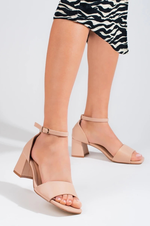 Sandali Shelovet a tacco basso dal... Sandali Shelovet a tacco basso dal...