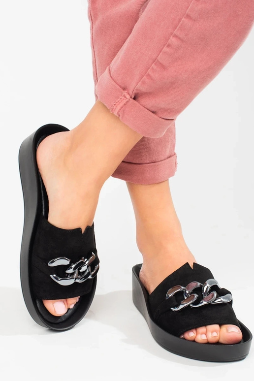 Pantofole nere con piattaforma...