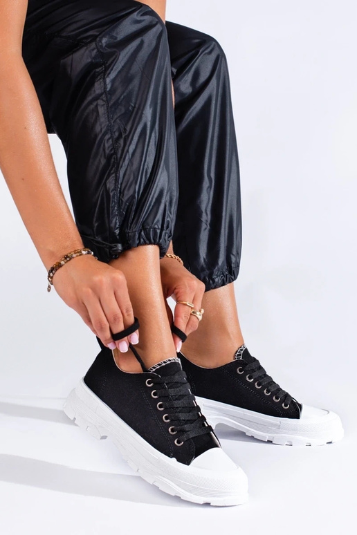 Scarpe modello classico con plateau...