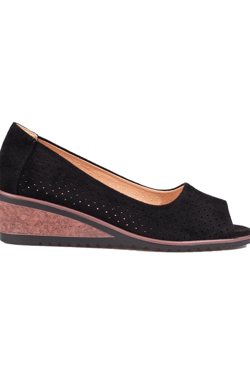 con elementi traforati realizzati in...