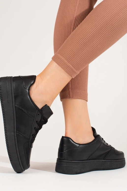 scarpe sportive nere Shelovet con un... scarpe sportive nere Shelovet con un...