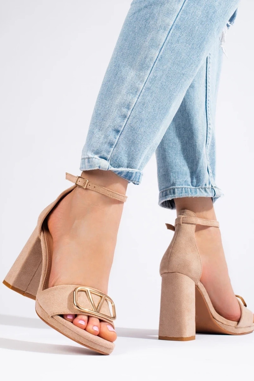 sandali con tacco alto beige Vinceza sandali con tacco alto beige Vinceza