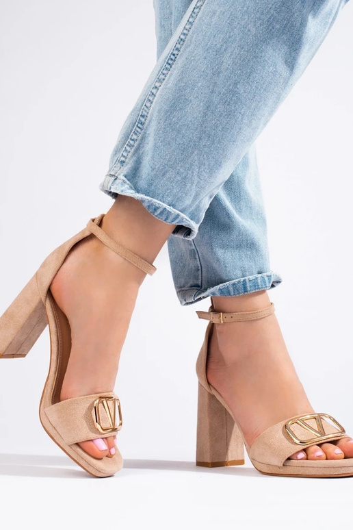 sandali con tacco alto beige Vinceza sandali con tacco alto beige Vinceza