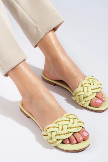 Pantofole dallo stile... 2