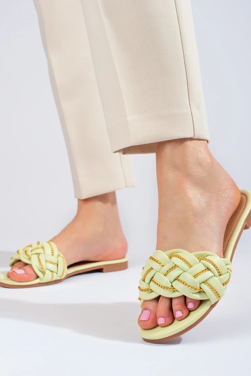 Pantofole dallo stile elegante con...