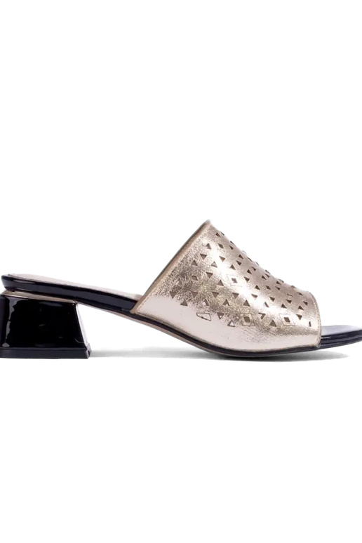 Pantofole color oro con tacco basso...